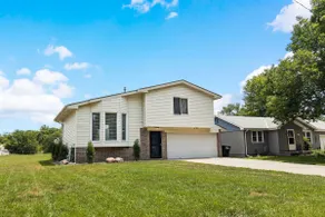 Updated 2 bed, 1.5 bath! - Image 2