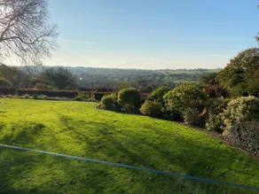 Uninterrupted countryside views. Immaculate cond. - Image 5