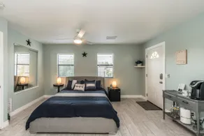 Private Suite On the water with lake view deck - Image 3