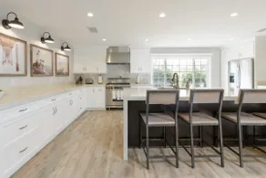 Seven Bedrooms in La Jolla Village - Image 4