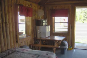 Rustic ”Deer” cabin near waterfall trail and lake - Image 5