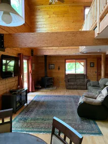 Log cabin house in historic Columbia - Image 2