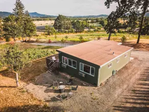 Beautiful 2 bedroom home with amazing views - Image 3