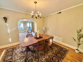 Magnolia Cottage-1945 Tudor Revival, Gas Fireplace - Image 5