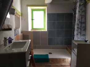 Entire place, one bedroom - Image 5