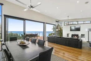 Louttit - Lorne Holiday Stays - Image 3