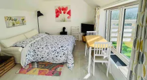 Beautiful flat in Hewish, North Somerset - Image 3