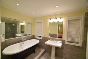 6 Bedroom Chalet in Humber Valley Resort. - Image 5