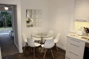 Beautiful home in centre of village - Image 2