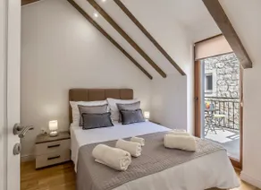D&D Luxury Promenade Apartment - Image 5