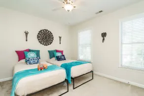 2 Story 2000sqf House! Spacious, Clean, Modern! - Image 2