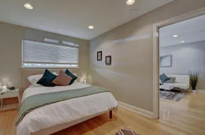 LOCATION & LUXURY - walk to downtown & Whole Foods - Image 4