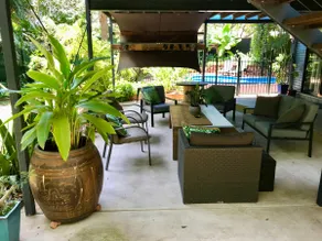 Elevated Tropical House - Image 4