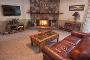 Spacious Riverside home - Hot Tub, Fire Pit & GAP - Image 5