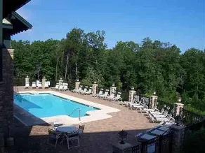 Lodge on Hartwell 3 BR/3Ba -1 Mile to Clemson Univ - Image 2
