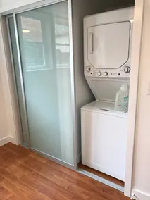 Private, Renovated Lakeshore Area Apartment - Image 4