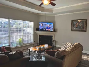 3 bedroom 2 bath Townhome Approximaley 2000 sq ft. - Image 2