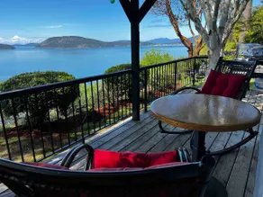Cozy Bungalow - Hot Tub, view San Juan Islands - Image 3