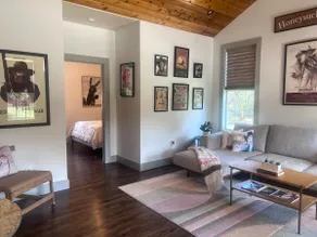 SW 2/2 guesthouse 20 min DT Austin & donkeys - Image 3