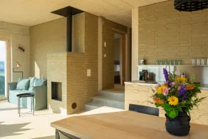 Guest house with views and foresight - Image 2