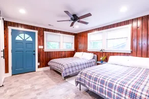 Explore & Bike from Upscale Cabin near Dupont - Image 3