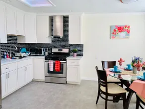 2Bed/1Bath SF Home Convenient between SFO+DOWNTOWN - Image 5