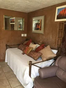 Zion and Bryce One Bedroom Sleeps 4 - Image 2