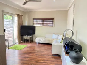 Modern & Cosy Granny Flat in Cairns WiFi included - Image 4