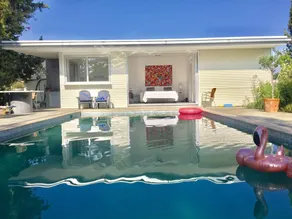 Idyllic studio with private pool - Image 5