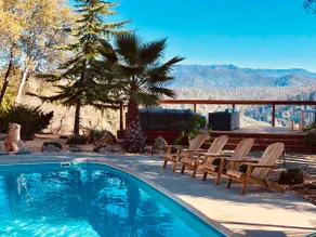 Hilltop Yosemite Retreat w/ Views, Hot Tub, Pool, Game Room, Close to Town - Image 4