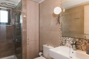 Niovi Seaside Suites - Image 3