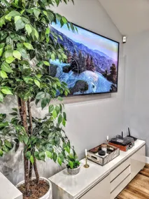 1BR 1B - 75” & 55” TVs - Modern Casita - Image 3