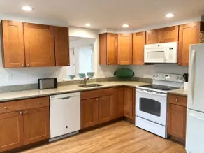 Newly renovated Cape Cod 4BR 2 Baths in LBI close to restaurants, and beach - Image 3