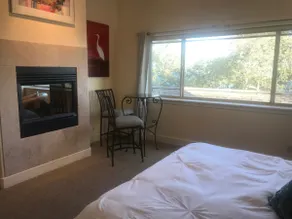Lake front getaway! Casita d’Amore - Image 4