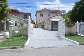Leons Luxury Montego Bay Home - Image 2