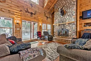 The Trophy | Riverfront | Large log home - Image 4