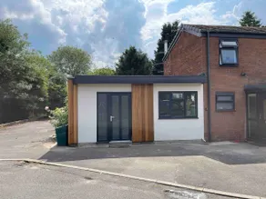 Cosy Stay in Clifton Village NG11 air-conditioned - Image 2