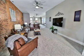 2,800 Sq Ft Downtown Lafayette Executive Condo - Image 2