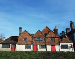 16th Century Bakery retreat in the Surrey Hills - Image 4
