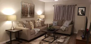 Mins from Downtown & Fairgrounds Town Home - Image 2