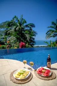 4 Bedroom, Walk to beach, Infinity Pool, Fast WIFI - Image 4