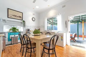 Charming 100 year old cottage - Walk everywhere! - Image 5