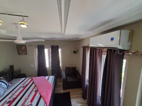 Entire Exectv Apartment with Pressure Shower Room - Image 5