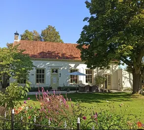 B&B, beautifully rural location, behind old driveway - Image 3