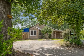 Secluded, water views, private pool, 1 mi to beach - Image 4
