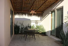 Villa au complexe de golf à un pâté de maison de la plage - Services de femme de ménage, de conciergerie et de repas à la carte - Image 2