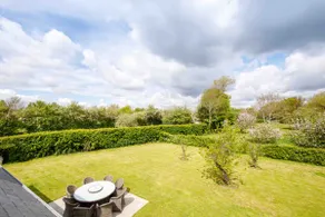 Beautiful cottage idyllic location sleeps 8 - Image 2