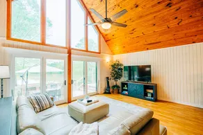 Lakefront 3BR+Loft | Dock | Firepit | Kayaks - Image 3