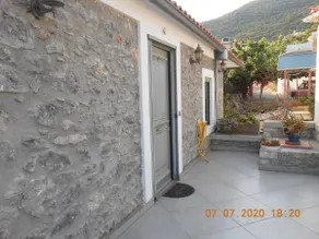 Lakonian home - Image 4
