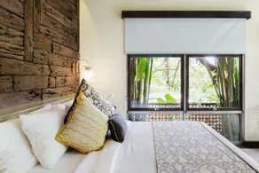 Cliff-Top Villa Surrounded by Tropical Greenery - Image 5
